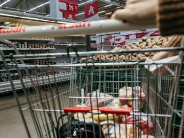 Турция хвърли вината за инфлацията на супермаркетите и ги глоби солено