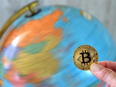 „Дивият Запад“ на криптовалутите скоро ще бъде притиснат от закона