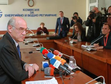 Вечерни новини: КЕВР и „Булгаргаз“ нарушават закона, твърди бизнесът; МЗ получи още 71 млн. лв.