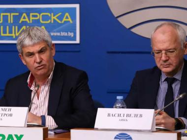 Бизнесът се изпокара със синдикатите заради минималната заплата