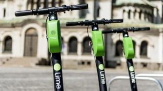 Е-скутерите на Lime тръгват в шести български град