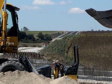 Вечерни новини: Милиони за „Хемус“, изнесени с чували; „Булгаргаз“ се поправи