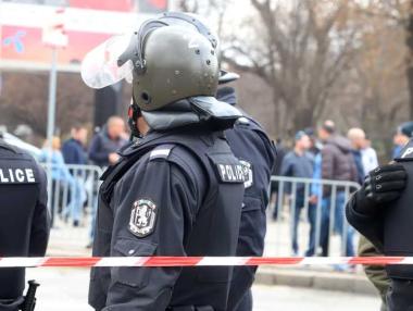 Полицаите отново обмислят протести заради заплатите