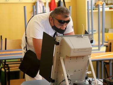 „Продължаваме промяната“ изпреварва БСП