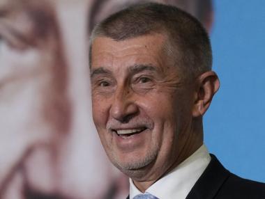 Правителството на Чехия подаде оставка