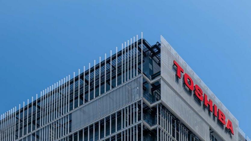 Toshiba се разделя на три компании