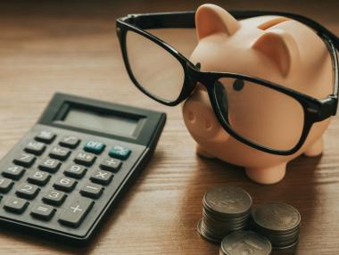 Средната заплата расте с над 10%, докато инфлацията се ускорява