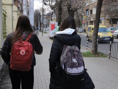 Рекордно нисък брой ученици завършват професионални гимназии