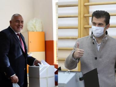 ГЕРБ и „Продължаваме промяната“ са изравнени, Радев печели близо 50%