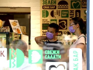 Безработицата се запазва рекордно ниска през октомври