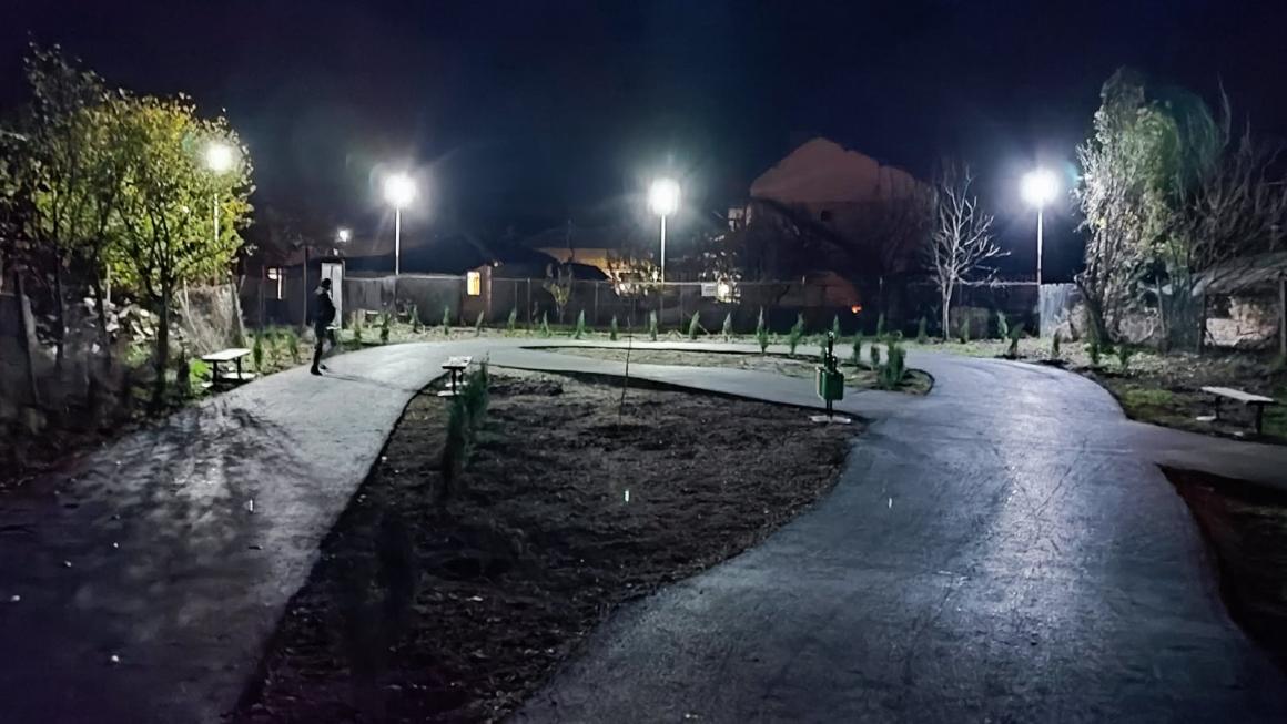 Галерия :: Снимка 20 :: Асфалтовият брецел в Дреновец: Добра идея, потресаващо изпълнение (галерия)}