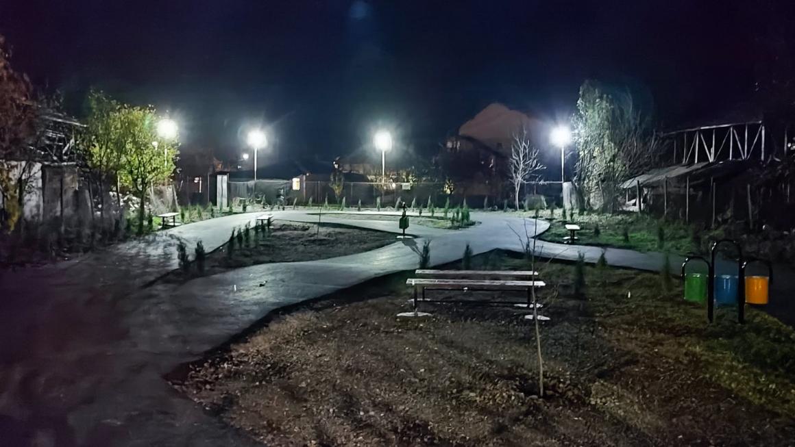 Галерия :: Снимка 21 :: Асфалтовият брецел в Дреновец: Добра идея, потресаващо изпълнение (галерия)}