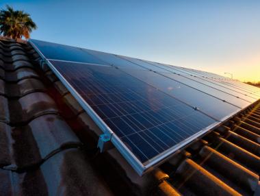 Хотели търсят спасение в зелената енергия и искат помощ от държавата