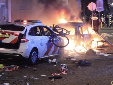 Сблъсъци и насилие разтресоха Ротердам заради COVID мерките