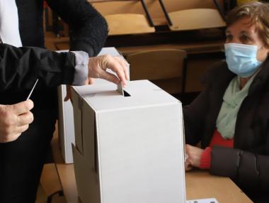 Избирателната активност остава дори под тази на първия тур