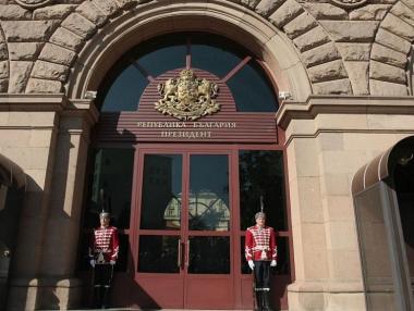 Президентството: Крим е украински, но Русия го контролира