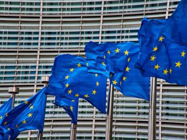 Нефтените и газови компании ще се отчитат за метанови емисии