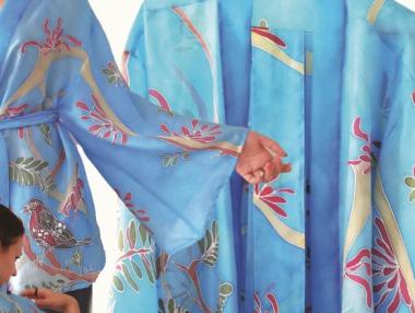 Изящният танц на коприната