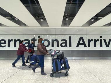 Великобритания потвърди два случая с варианта Омикрон