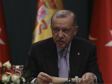 Ердоган обвини „паричните барони“ за краха на турската лира