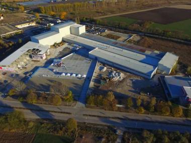 Турската Akgun Seramik разширява ударно завода си в България