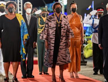 Барбадос стана република и обяви Риана за национален герой