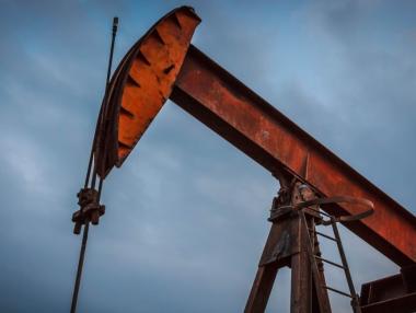 Омикрон потопи петрола с още 3%