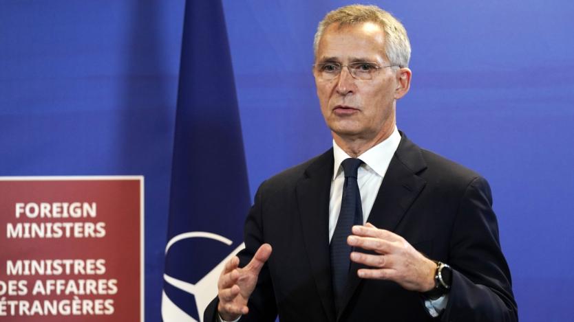 НАТО предупреди Русия, че ще плати висока цена за атака срещу Украйна