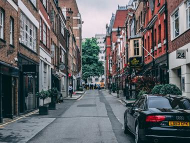 Британският жилищен пазар продължава да ври и кипи