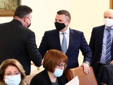 Кабинетът одобри помощта от 40 млн. лв. за автобусните превозвачи