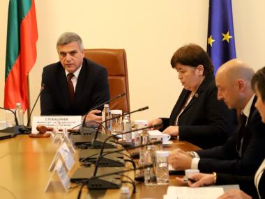 От догодина пенсионерите в България ще взимат почти колкото работещите