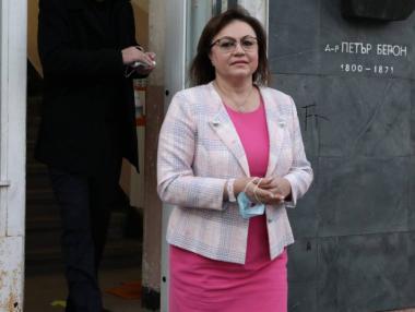 Корнелия Нинова – лице на промяната или подарък на прощаване?