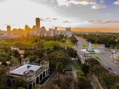 Град превърна обезценената валута в трик за привличане на дигитални номади