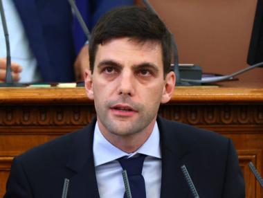 Кой е новият председател на Народното събрание?