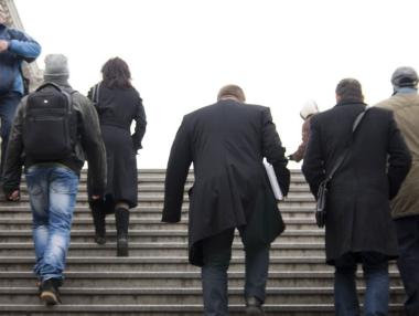 Какво да включим в механизъм за минималната заплата?