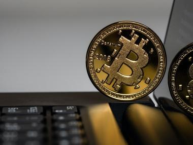 Биткойн изтри една пета от цената си