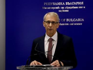 Образователният министър: Около 60% от учениците искат да бъдат тествани