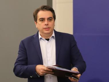 Асен Василев обеща да съкрати 30 000 чиновници