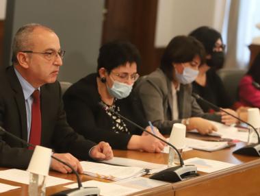 Тристранката не се разбра за удължаването на по-ниското ДДС