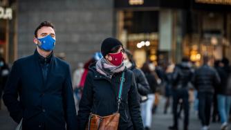 Създател на ваксината AstraZeneca: Следващата пандемия може да е по-смъртоносна