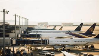 Пътувалите със самолет в ЕС са се сринали със 73% заради COVID