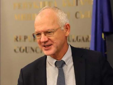 АИКБ предлага да бъдат съкратени повече от 30 000 чиновници