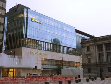 Microsoft е дискриминирала имигранти и ще си плати за това