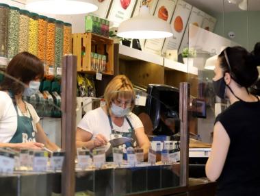 Търговията на дребно нараства за втори пореден месец