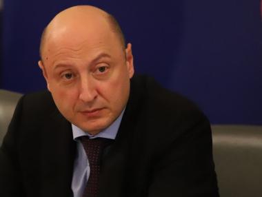 Служебният кабинет показа бюджета си: огромен дефицит и високи осигуровки