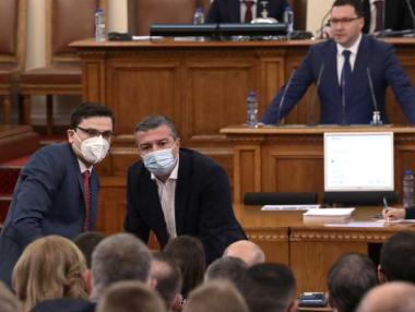 Вечерни новини: Хаос около замразяването на цените на тока и парното; Инфлацията се изстреля над 7%