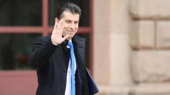 Петков освободи трима зам.-министри от две министерства