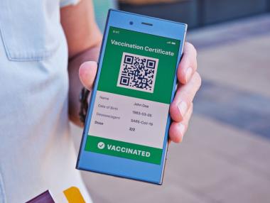 Европейските COVID сертификати ще се преиздават след бустерна доза