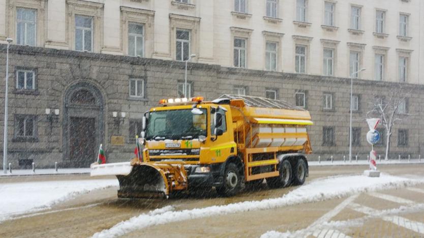 Общинарите одобриха повече пари за зимно почистване в София