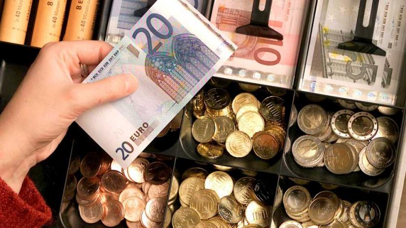 Амбициозна Хърватия иска цените и в куни, и в евро от лятото на 2022 г.